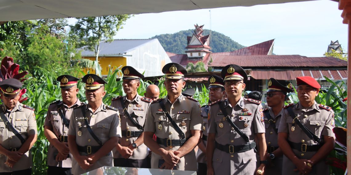 Dalam Rangka HUT Bhayangkara Ke – 79 Kapolres Pakpak Bharat Pimpin Ziarah Dan Tabur Bunga Ke Makam Purnawirawan Polri.