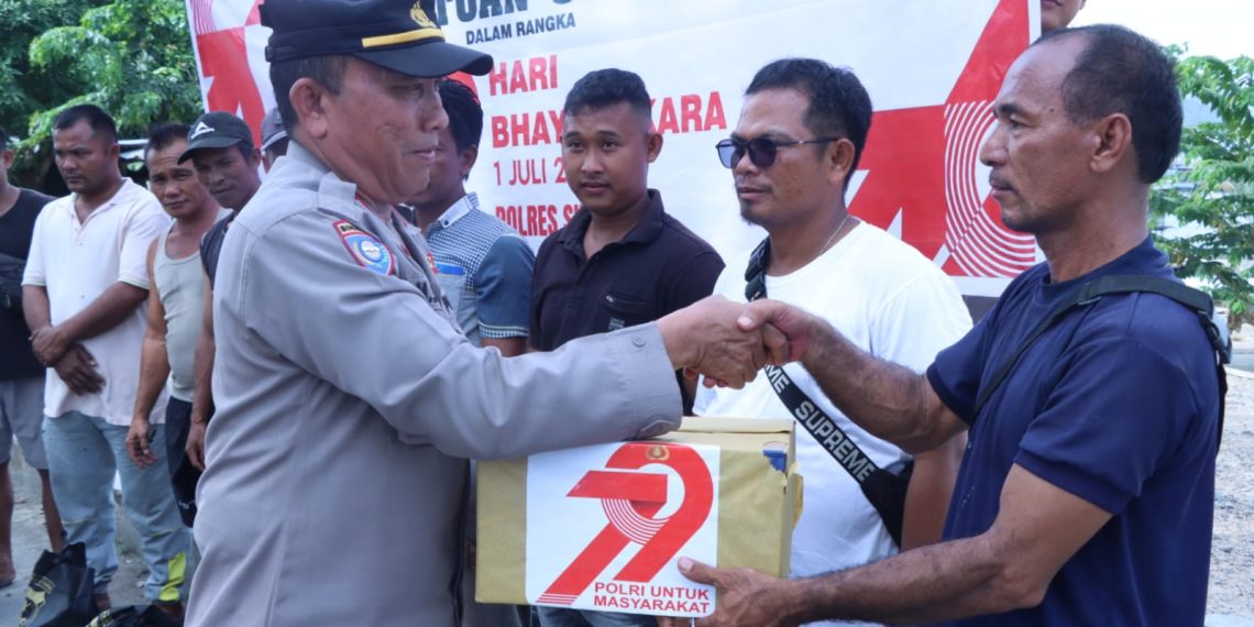 Bantuan Sosial Diberikan Kepada Buruh Bongkar Muat, Peringati Hari Bhayangkara Ke-79