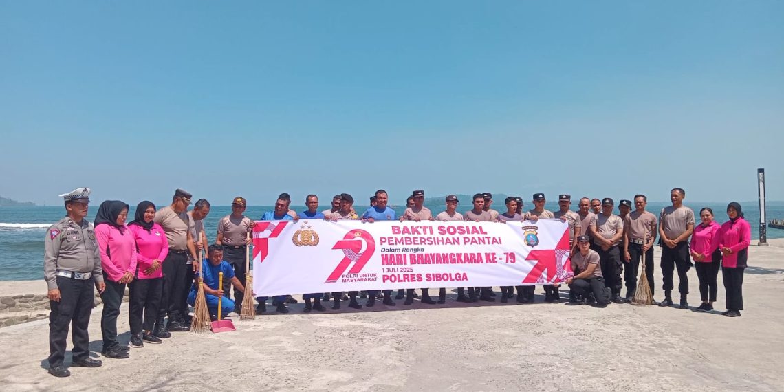 Kapolres Sibolga Pimpin Bakti Sosial Bersih Pantai, Dalam Rangka Hari Bhayangkara Ke-79 Tahun 2025