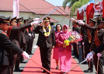 Momen Hari Bhayangkara 79, Kapolres Tapteng Lepas Purna Bhakti Waka Polres Tapteng dan 1 Bintara Tinggi
