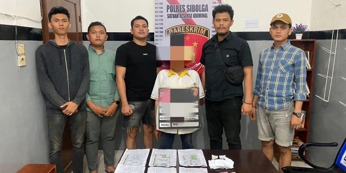 Tim Opsnal Sat Reskrim Polres Sibolga, Tangkap Pelaku Judi Hongkong