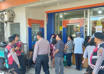 Laksanakan Patroli Rutin Samapta Polres Pakpak Bharat Berbaur Dengan Masyarakat Dan Beri Himbauan Kamtibmas.