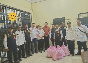 Pokdarkamtibmas Resor Medan dan Sektor Sunggal Laksanakan Bakti Sosial di Mapolsek Sunggal