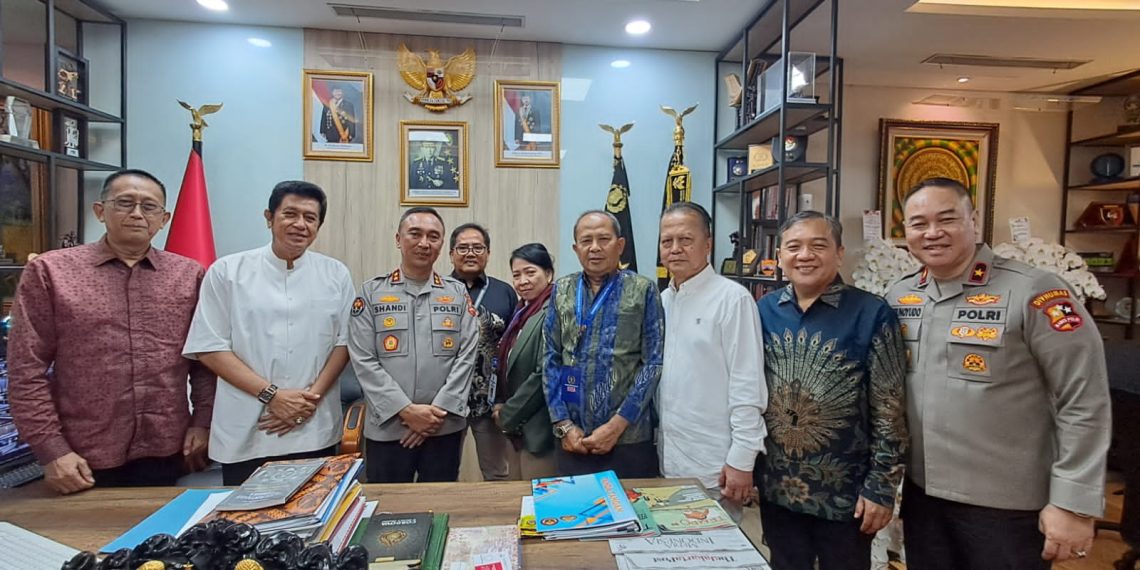 Kapolri Harapkan PWI Segera Bersatu