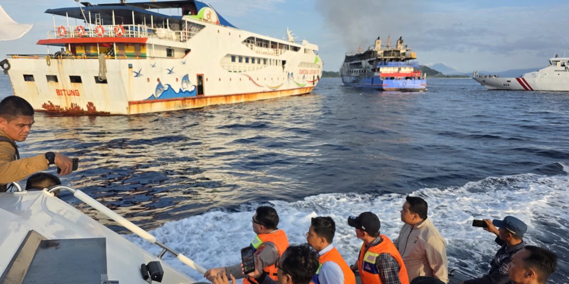 Kapolda Sulut ,Pimpin Evakuasi Penumpang KM Barcelona V A yang Terbakar di Talise