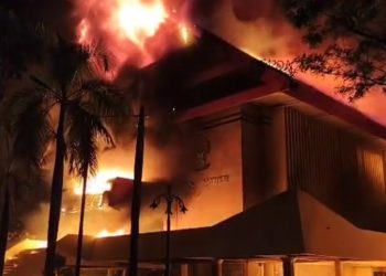 Gedung DPRD Kota Makassar dan Provinsi Sulsel Dibakar Massa, Tiga Orang Tewas