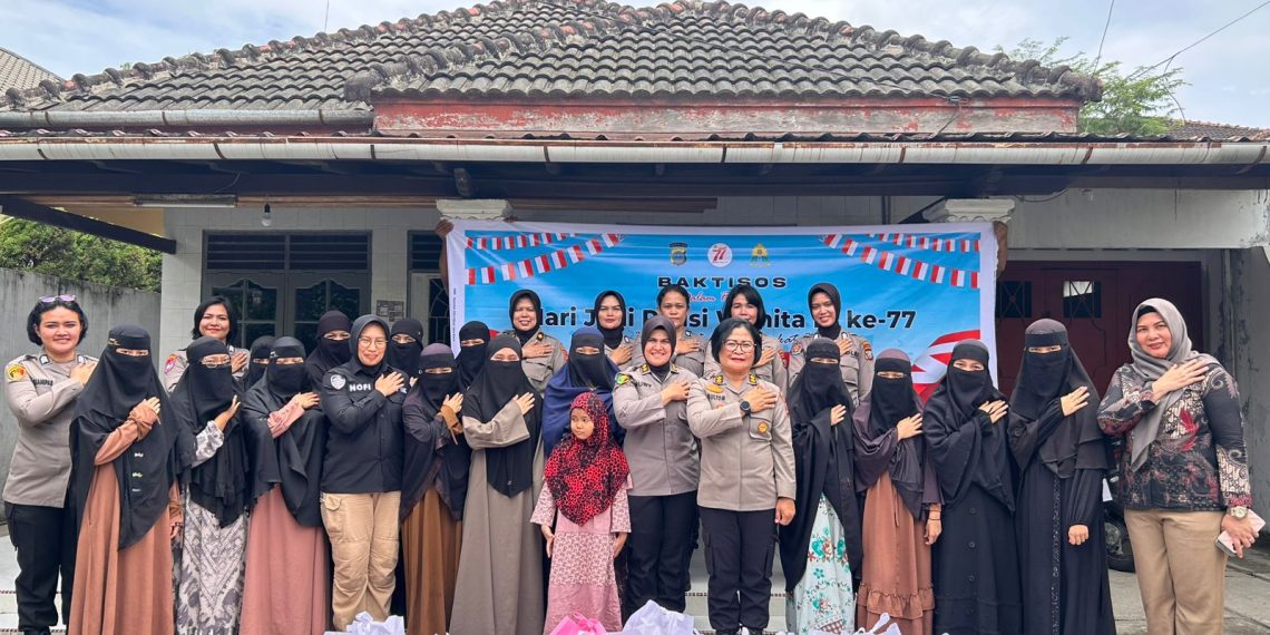 Srikandi Polri Berbagi Kasih: Polwan Polda Sumut Gelar Bakti Sosial HUT ke-77
