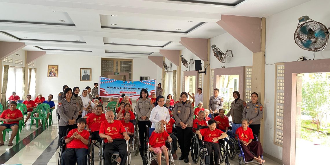 Polwan Polda Sumut Tebar Kepedulian, Salurkan 350 Paket Sembako di Tiga Lokasi