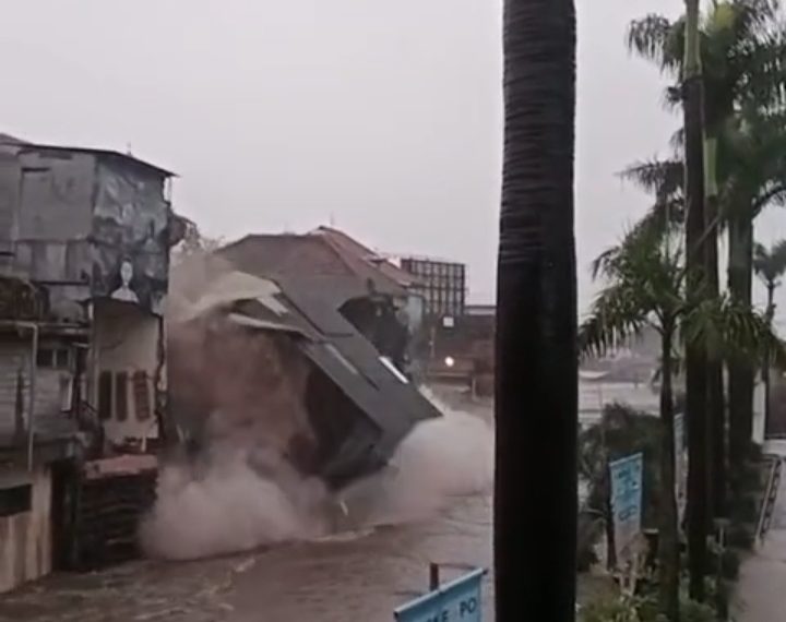 Ruko Ambruk Dihantam Banjir Denpasar, Empat Orang Tewas