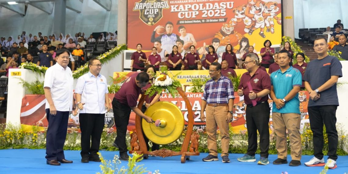 Kapolda Sumut Buka Kejuaraan Bola Basket Antar Pelajar “Kapoldasu Cup 2025” di UNIMED