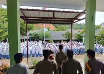Polres Sibolga Bentuk Generasi Muda Taat Hukum Melalui Police Goes To School di MAN Sibolga