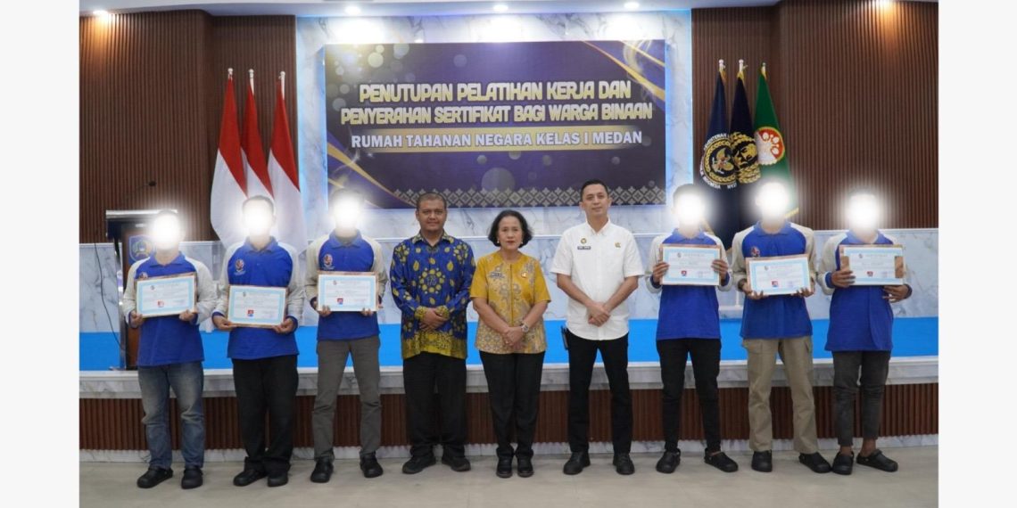 Penutupan & Penyerahan Sertifikat Pelatihan Kerja Bagi Warga Binaan Rutan Kelas I Medan