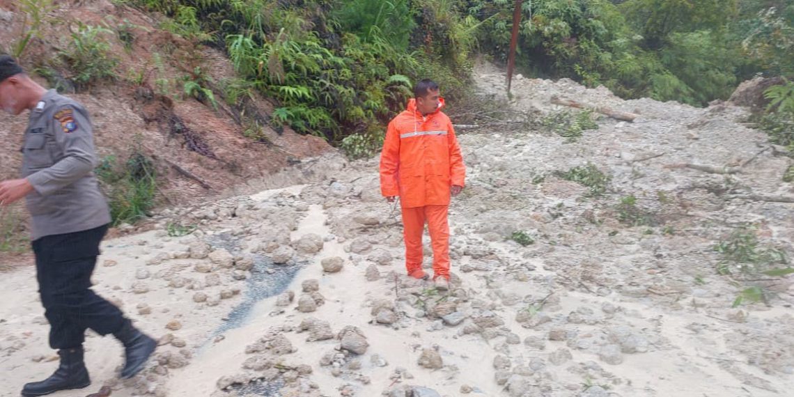 Jalinsum Sipirok–Taput Lumpuh Total Akibat Longsor, Polisi Imbau Pengendara Cari Jalur Alternatif