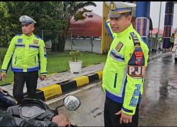 Banjir Lumpuhkan Arteri Binjai-Medan, Polda Sumut Hadir Berikan Solusi Lewat Pengawalan di Tol
