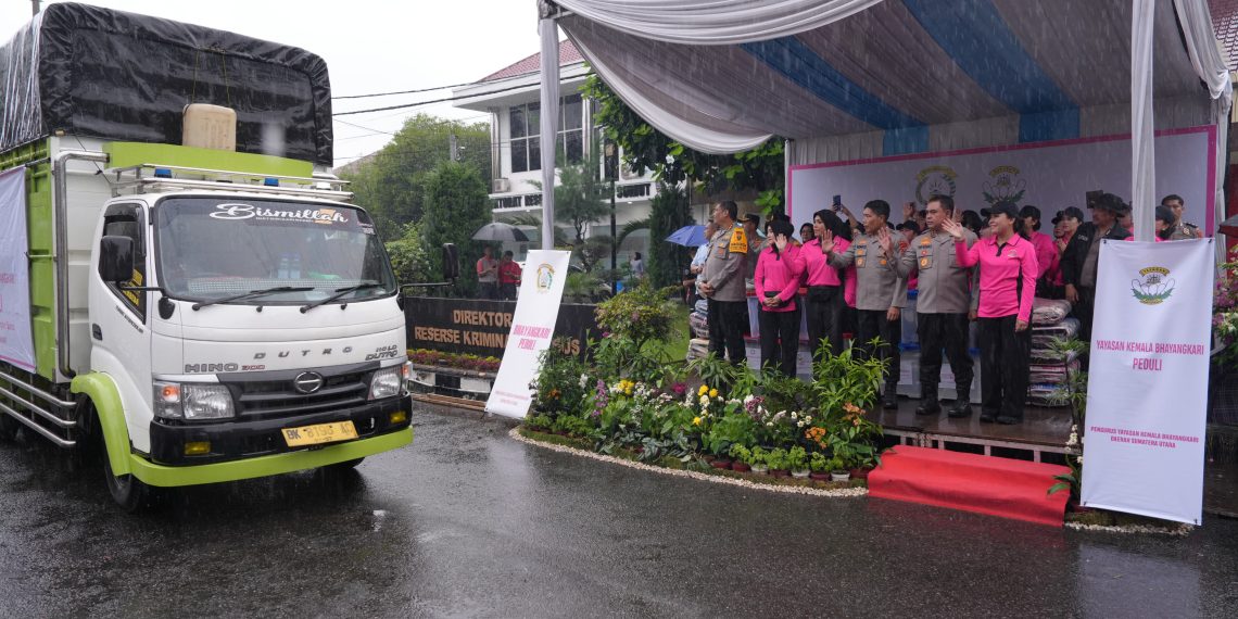 Polda Sumut dan Kemala Bhayangkari Salurkan Bantuan Sembako untuk Korban Bencana di Tapsel, Tapteng, dan Sibolga