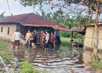 Sinergi Peduli Banjir: Anggota DPRD, Polsek Pantai Cermin, Koramil, dan Pemuda Pancasila Turun Langsung Ringankan Warga Terdampak