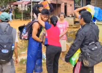 Ibu Bhayangkari Penunjuk Arah Helikopter: Kisah Perjuangan Menembus Desa Terisolir di Tapanuli Tengah