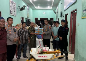 Polres Langkat Kolaborasi Salurkan Sembako dan Air Bersih untuk Korban Banjir di Besitang