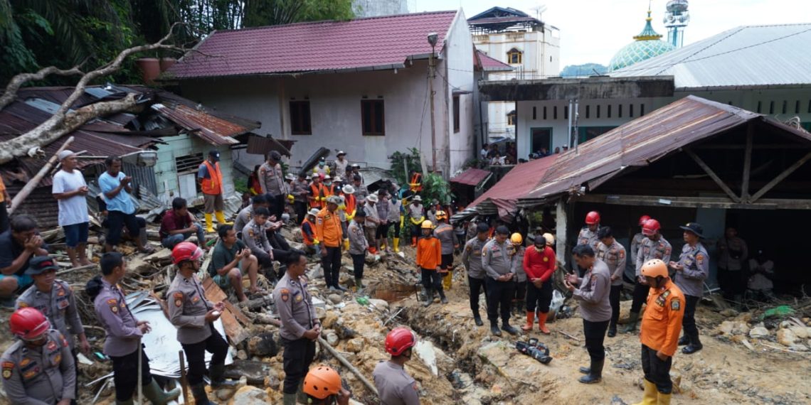 “Polri Perpanjang Operasi Aman Nusa II, Ribuan Personel Tetap Siaga Tangani Dampak Bencana di Sumut”