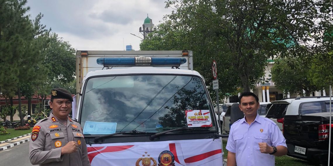 Polda Sumut Salurkan Bantuan Sembako dan Air Bersih dari Alumni Akpol 2003 untuk Warga Terdampak di Langkat