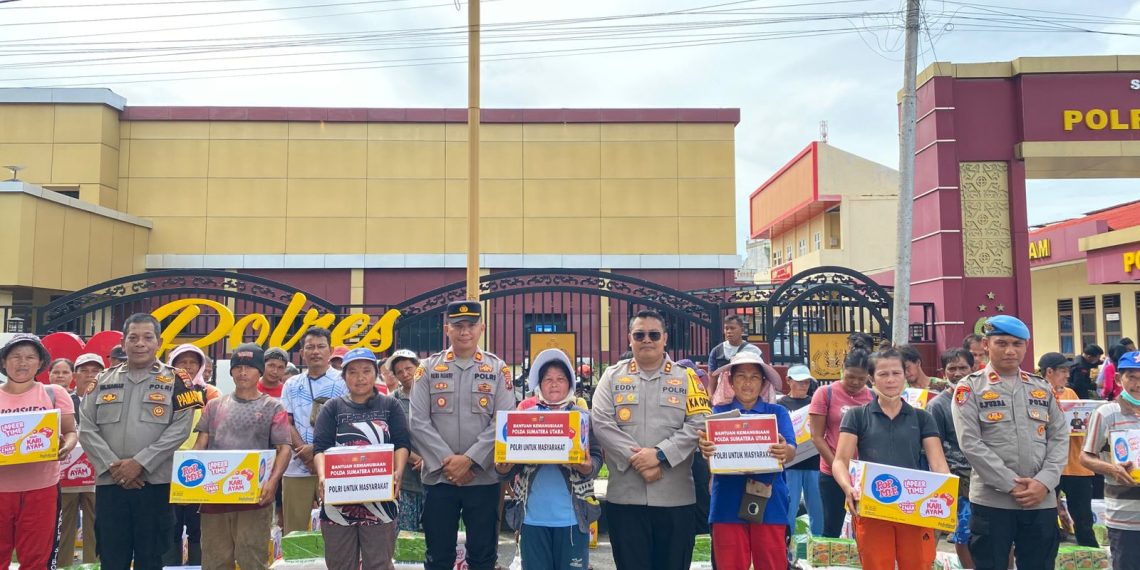 Polres Sibolga Salurkan Bantuan Sosial Bagi Korban Terdampak Banjir Dan Longsor Di Kota Sibolga