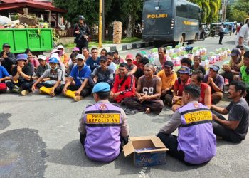 Pemberian Bantuan dan Trauma Healing bagi Korban Banjir dan Tanah Longsor di Sibolga