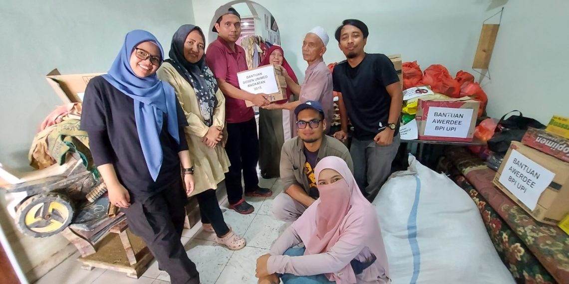 Solidaritas Sosial: BPI UPI dan Dosen Unimed Angkatan 2015 Salurkan Bantuan untuk Korban Banjir Langkat