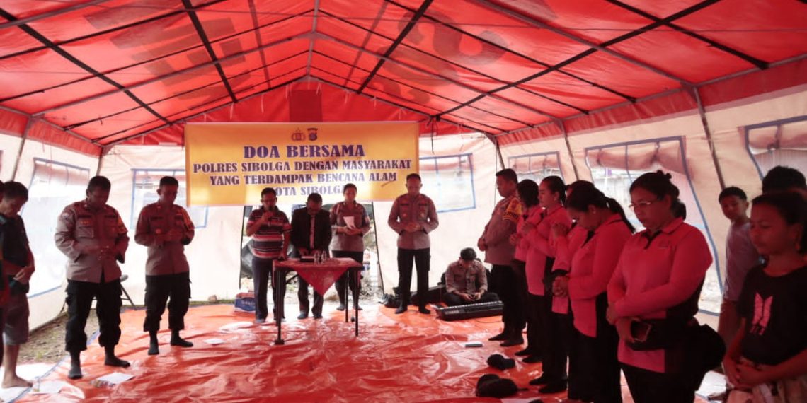 Doa dan Kepedulian di Pengungsian, Polres Sibolga Salurkan Bansos untuk Korban Banjir dan Longsor