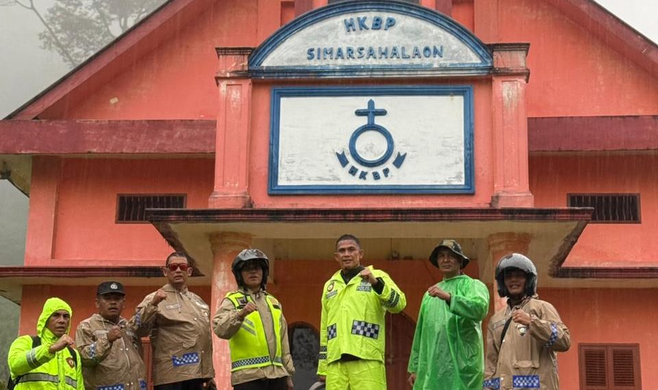 Kapolres Tapanuli Utara Tinjau Titik Longsor Parmonangan, Pastikan Warga Aman dan Evakuasi Berjalan