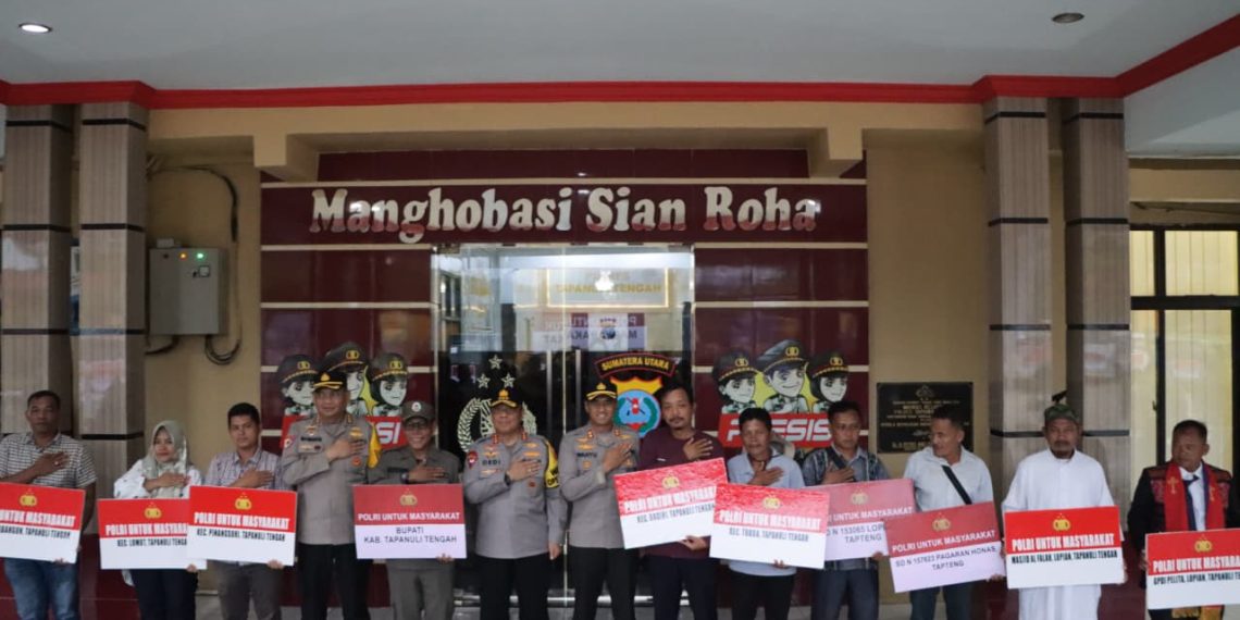 Wakapolri Salurkan Bantuan Kemanusiaan dan Siapkan Sumur Bor bagi Warga Terdampak Banjir Bandang Tapteng