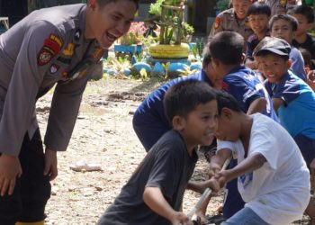 Polsatwa K-9 Polda Sumut Hadirkan Trauma Healing untuk Anak Korban Banjir di Batang Toru