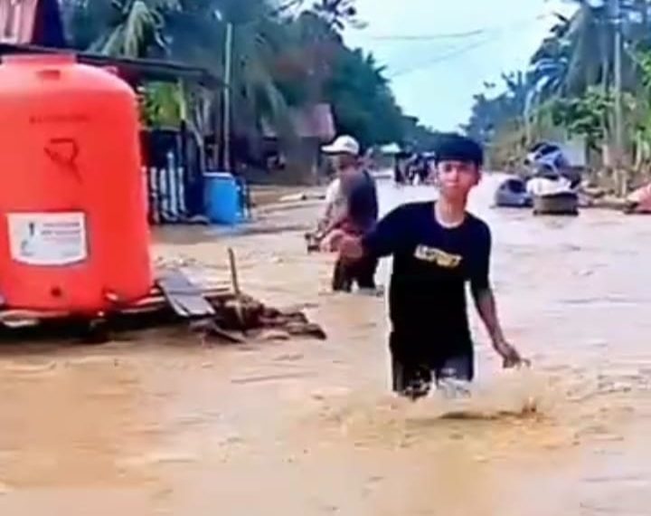 Banjir Susulan Kembali Rendam Aceh Tamiang, Warga Kuala Simpang Diminta Waspada