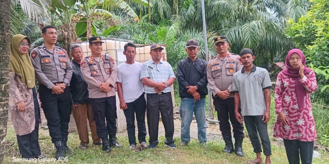 Polres Langkat Salurkan Bantuan Sumur Bor untuk Warga Bukit Jengkol Pangkalan Susu