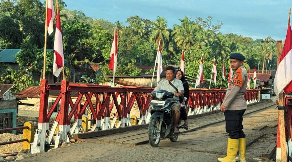 Pulihkan Kehidupan Pascabencana, Brimob Polda Sumut Bangun Sumur Bor dan Bersihkan Saluran Air