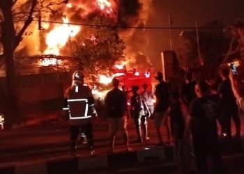 Pabrik Swallow di Jalan KL Yos Sudarso KM 6,5 Medan Dilalap Si Jago Merah