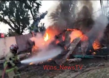 Mobil Terbakar di Jalan Adam Malik Medan, Diduga Akibat Pembakaran Rumput Kering