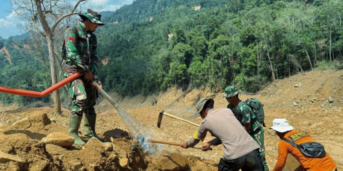 Brimob Sumut Hadir Sejak Pencarian hingga Pemulihan Warga di Tapanuli Tengah