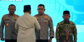 Presiden Prabowo Anugerahkan Satyalancana Wira Karya kepada Kapolda Sumut