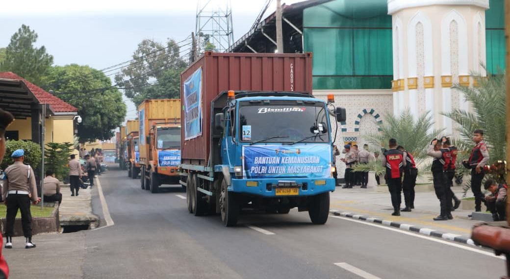 Lepas 22 Kontainer, Kapolri Pastikan Bantuan Terdistribusi Merata hingga Wilayah Terdampak Terpencil
