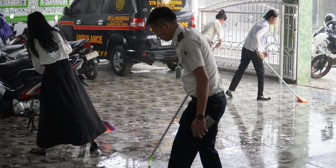 Rutan Kelas I Medan Gelar Gotong Royong Bersihkan Masjid Sambut Ramadhan