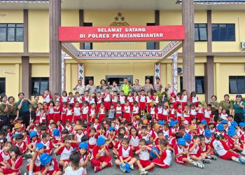 “Belajar Tertib Berlalu Lintas, 180 Anak TK Antusias Ikuti Edukasi Sat Lantas Polres Pematangsiantar”