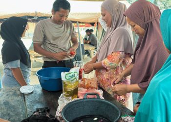 Dapur Lapangan Polda Sumut Hidangkan Menu Buka Puasa bagi Warga Terdampak Bencana di Aek Ngadol