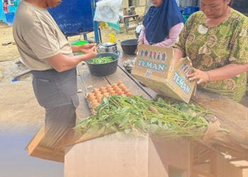 Brimob Batalyon C Hadirkan Dapur Lapangan dan Bantu Perbaikan Huntara di Batang Toru