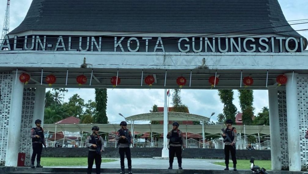 Pengamanan Humanis Brimob Warnai Perayaan Imlek 2026 di Gunungsitoli