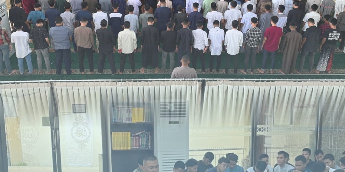 Menumbuhkan Karakter Religius Sejak Dini, Brimob Hadir Dampingi Siswa SMA Kemala Bhayangkari 1 Medan