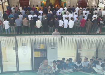 Menumbuhkan Karakter Religius Sejak Dini, Brimob Hadir Dampingi Siswa SMA Kemala Bhayangkari 1 Medan