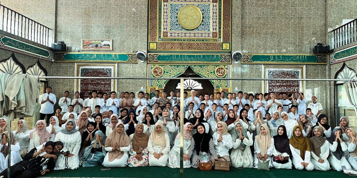 Dari Tadarus hingga Muhasabah, Brimob Dampingi Pembinaan Spiritual Siswa SMA Kemala Bhayangkari 1 Medan