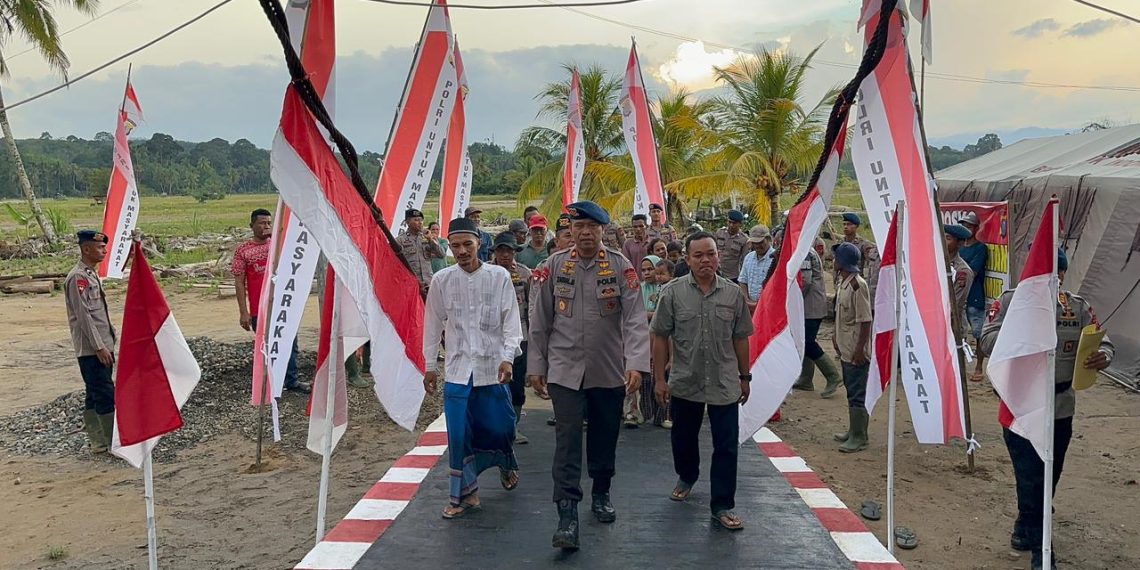 Jembatan Gantung di Batu Hula Kembali Terhubung, Brimob Polda Sumut Pulihkan Akses Vital Warga