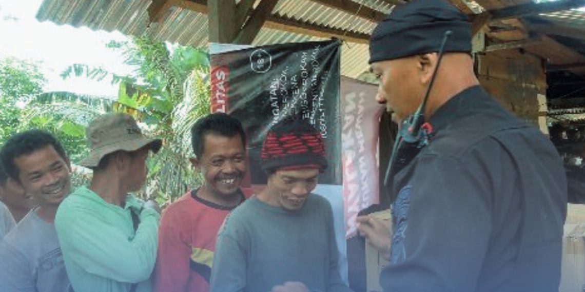 Tak Hanya Penegakan Hukum, Brimob Sumut Berbagi Kepedulian di Desa Panabari