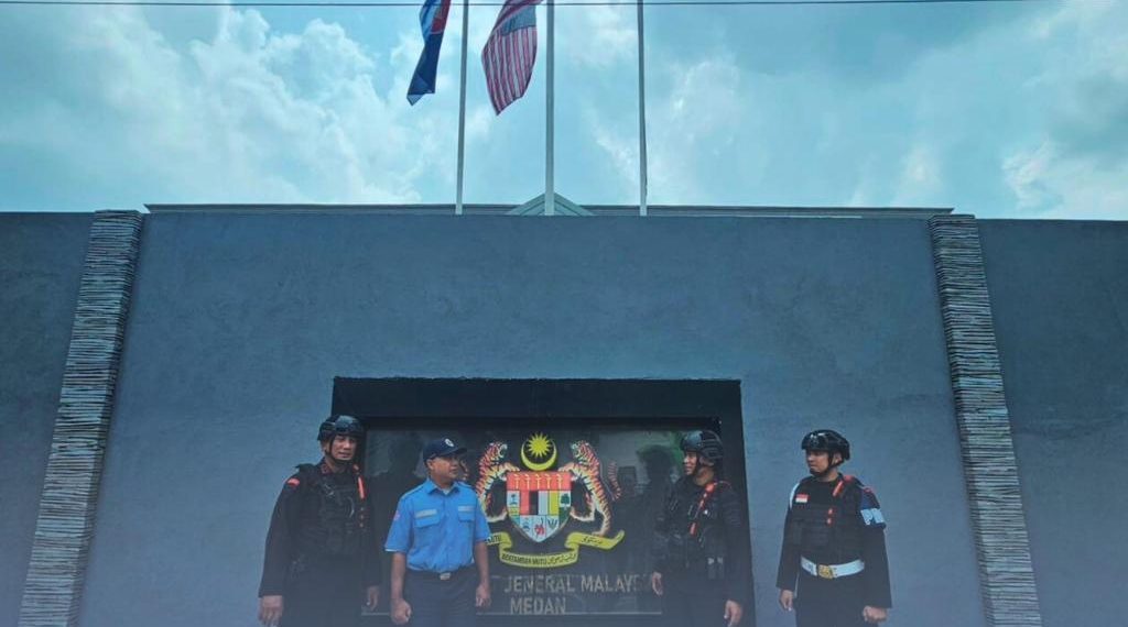 Brimob Sumut Lakukan Patroli Preventif di Kantor Konsulat Asing di Kota Medan